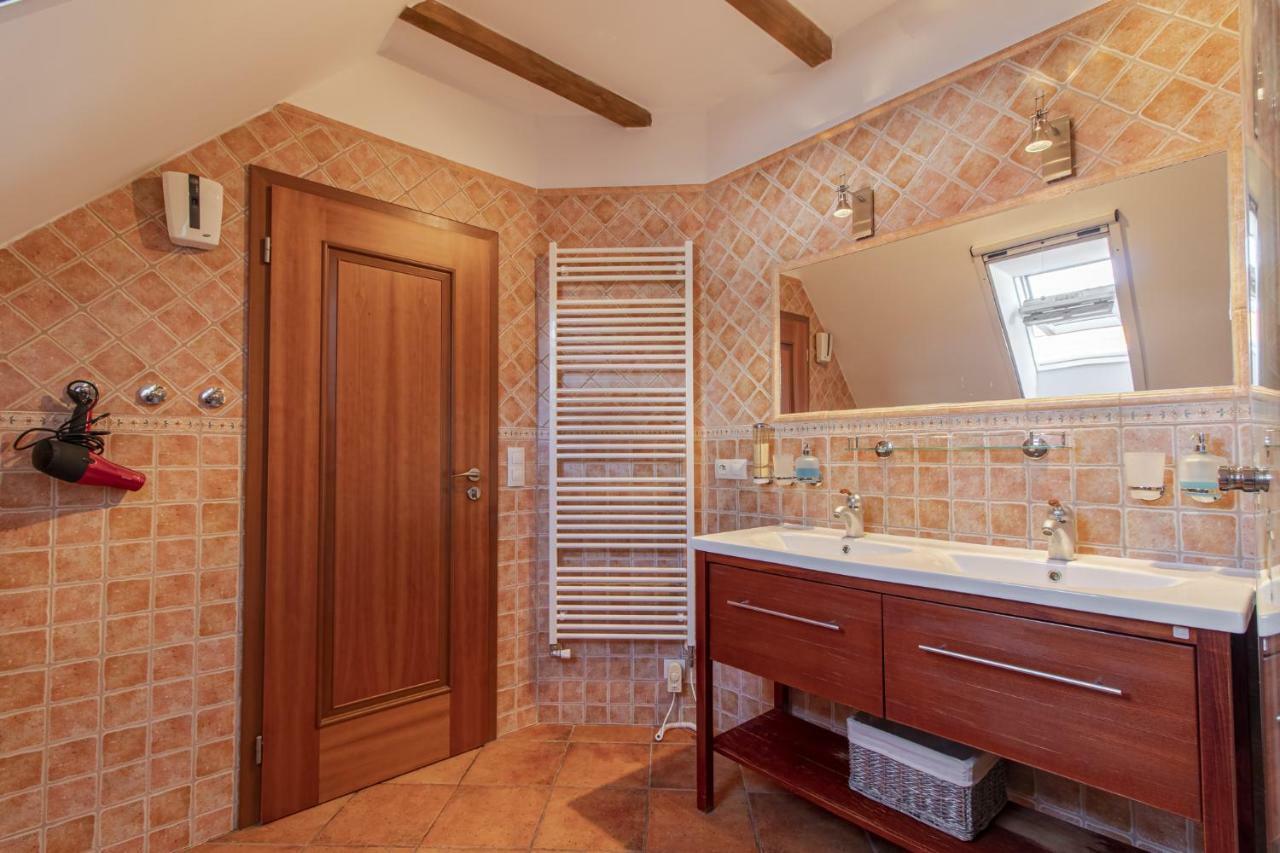 Historický dům u lázní Apartamento Třeboň Exterior foto